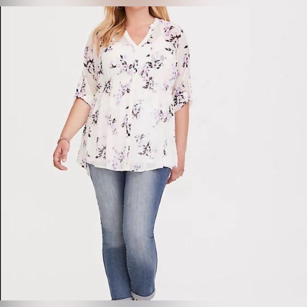 Torrid sz. 4 Sheer Blouse with purple and black flowers, Plus Size - Picture 2 of 8